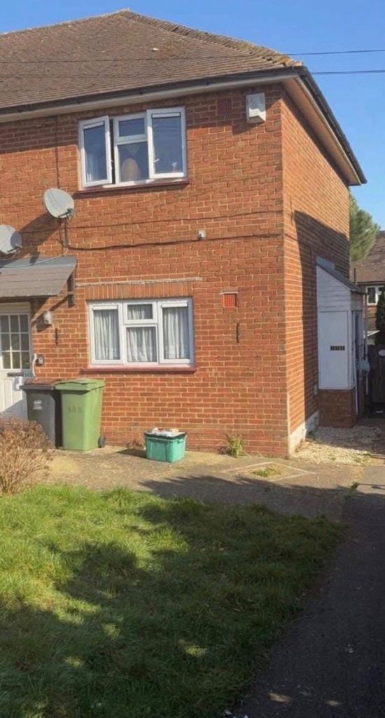 2 bedroom Maisonette