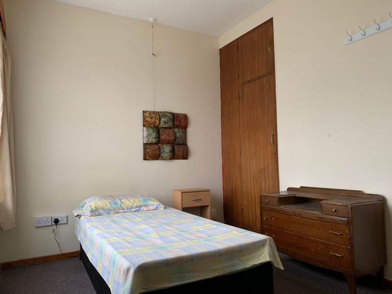 Room to rent in shared house, off Lincoln Road. Bills included. PE1 3HP