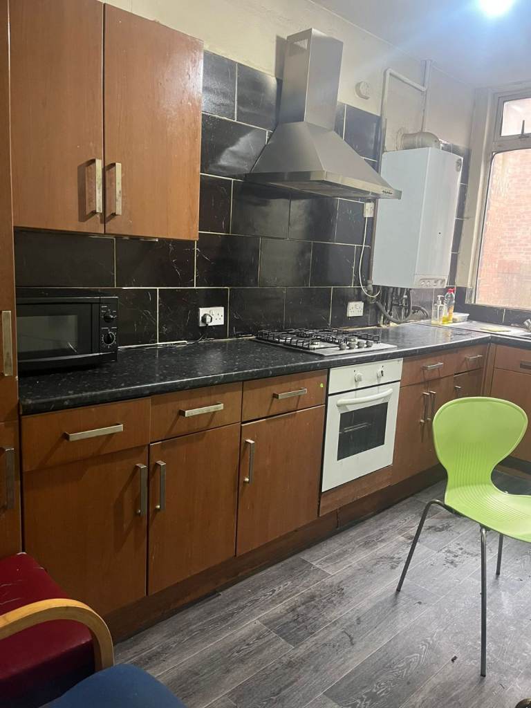 Single room available 