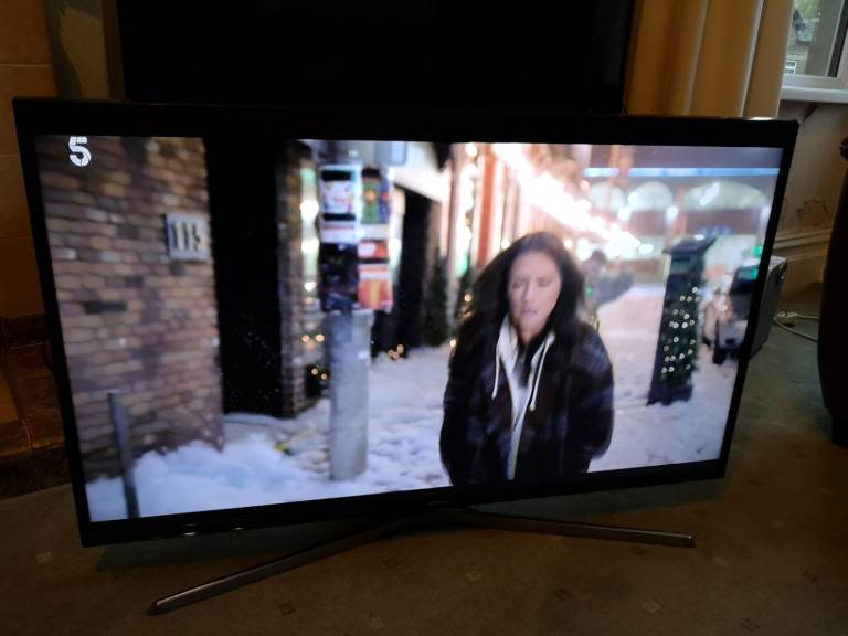 SAMSUNG 40 LED TV(UE40UMU6120)UHD 4K/WIFI/1300HZ/SMART/MEDIA PLAYER/QUAD CORE.