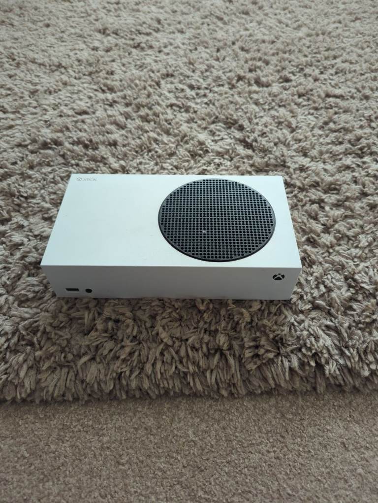 Microsoft Xbox Series S Console – White, Good Condition