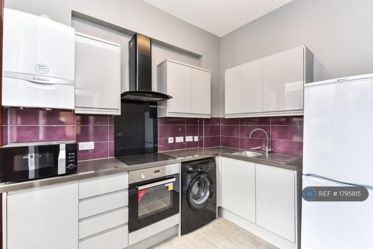 3 bedroom flat in Bishops Bridge Road, London, W2 (3 bed) (#1795815)