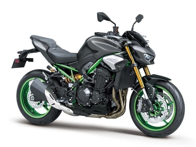 Kawasaki Z900 SE, includes free Akrapovic End Can