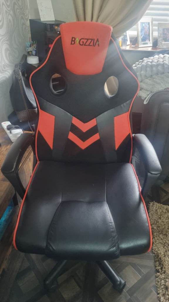 BGZZIA Gaming Chair – Black and Red, Good Condition