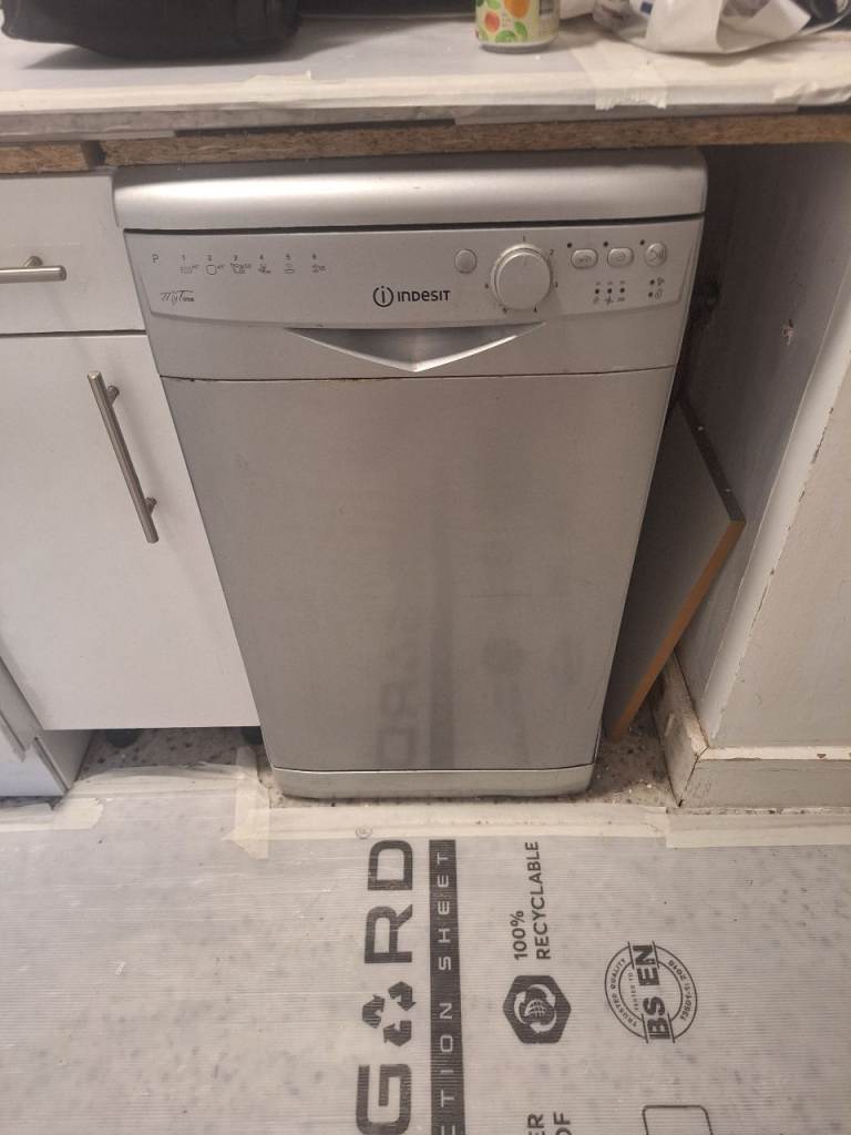 Indesit Slimline dishwasher