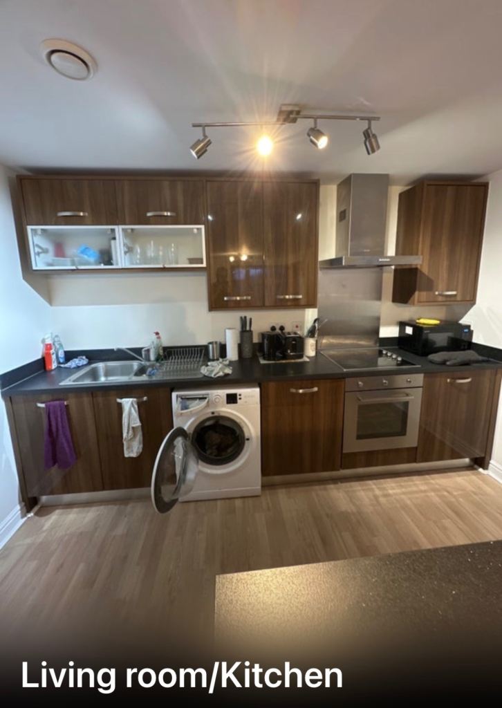 Double bedroom with private bathroom 