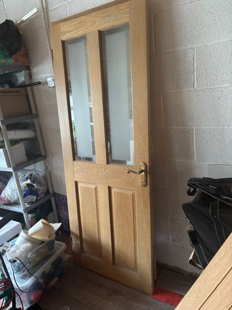Second hand oak veneer doors 