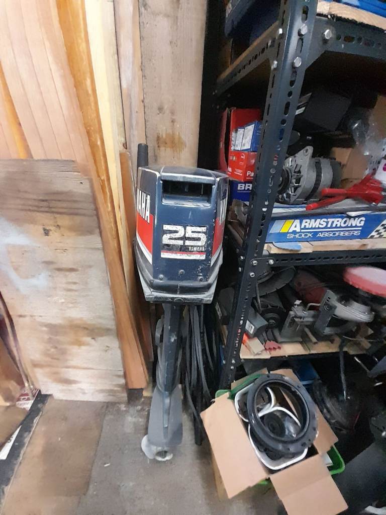Yamaha 25 Outboard Motor - Blue, Fair Condition