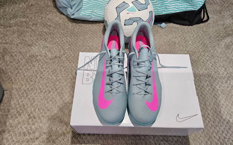 Nike Mercurial Vapor 16 Academy TF Football Boots Size 9 UK