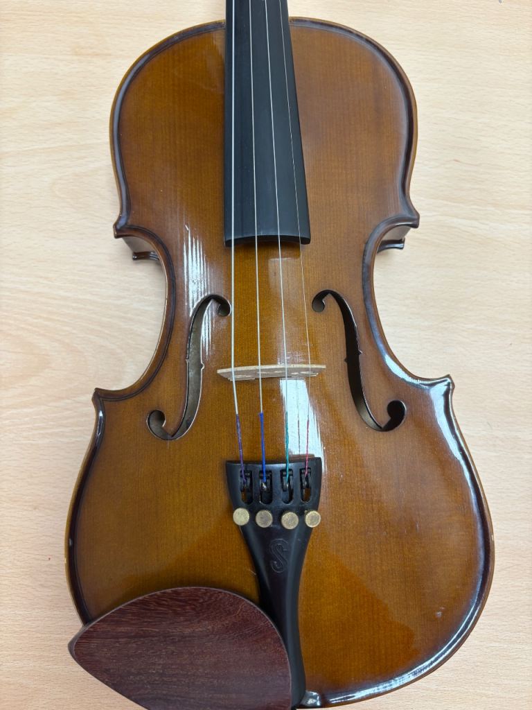Beautiful 3/4 Stentor Student 1 Violin Outfit