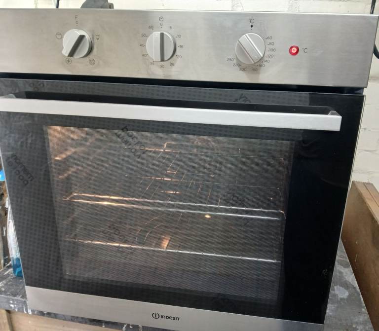 Hotpoint/Indesit 60cm fan oven.12 month warranty.please read listing.