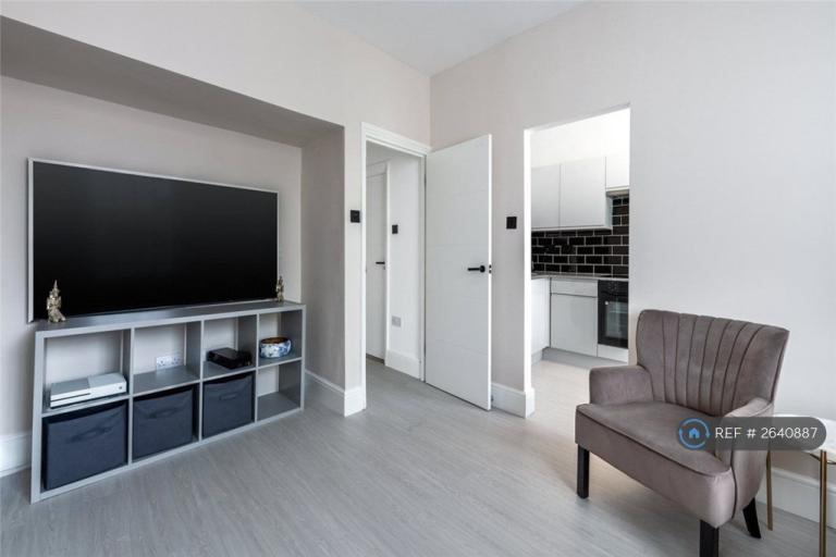 2 bedroom flat in Goldney Road, London, W9 (2 bed) (#2640887)