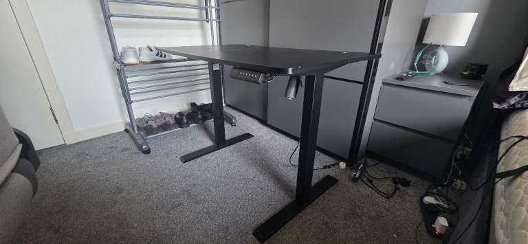 Black Electric Standing Desk – Good Condition