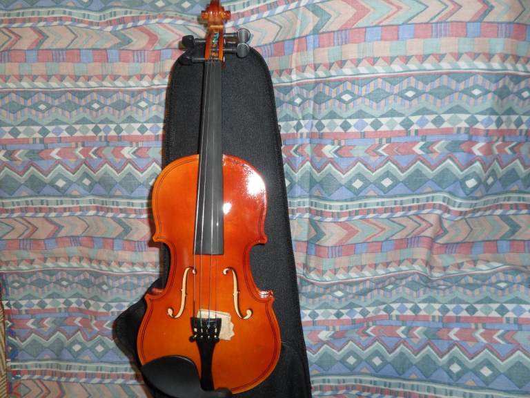 Violin – NEW – 1 /4 Size Violin – with Case & Bow 