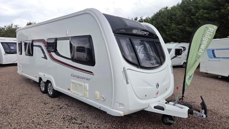 Swift Conqueror 645 2015 Twin Axle 4 Berth - Fixed Island Bed, AL-KO ATC