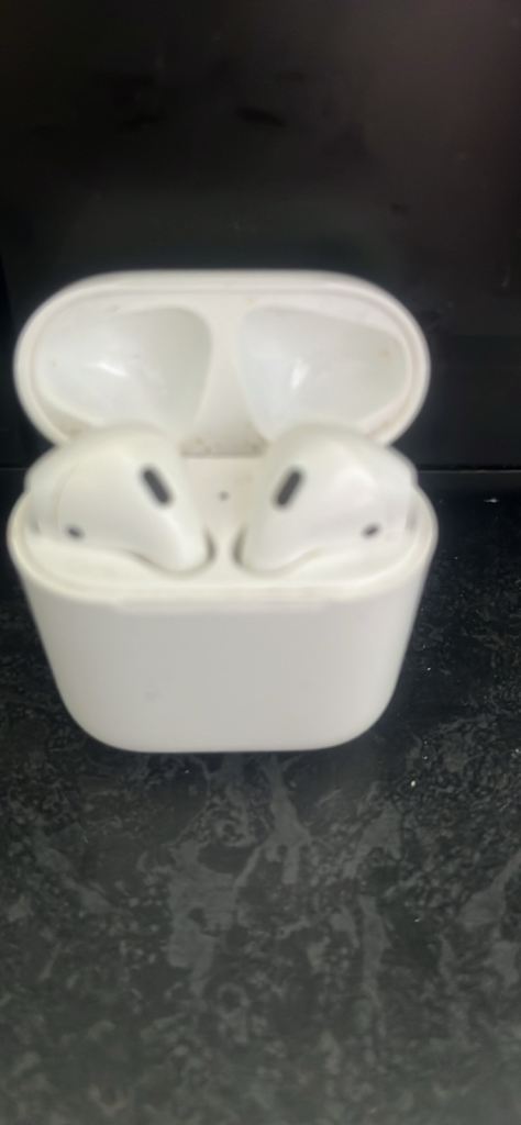 Air Pods Gen 1 