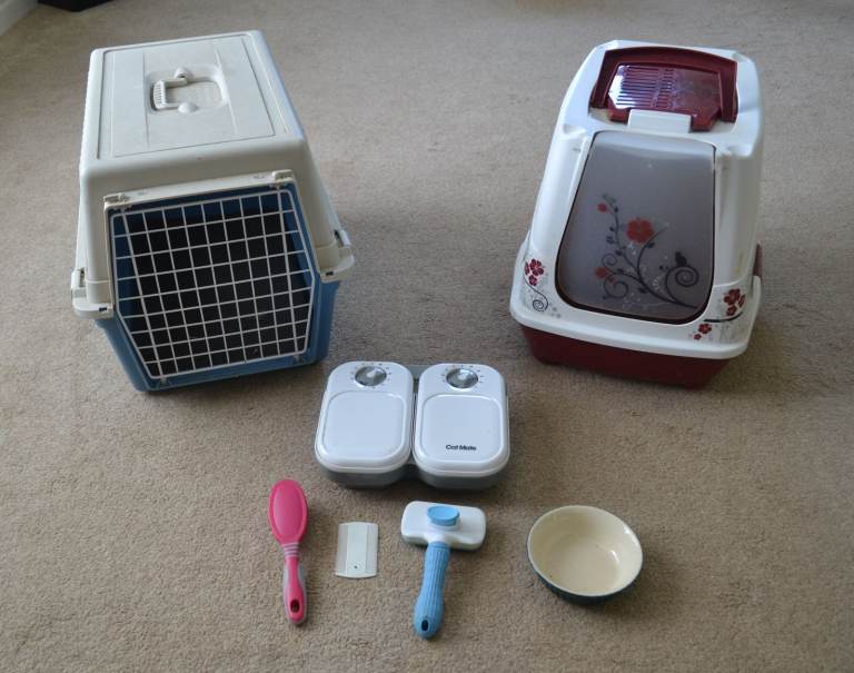 Cat Carrier, Litter Tray and 'Cat Mate' feeder 