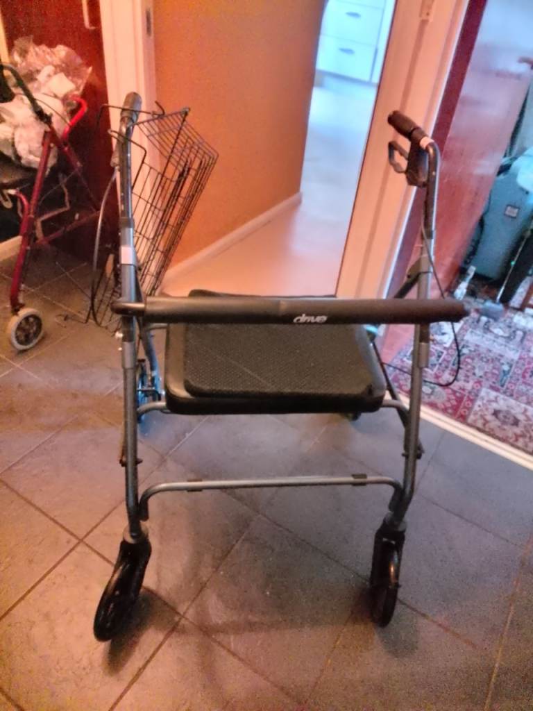 Drive Medical Rollator Walker with Seat and Basket – Good Condition