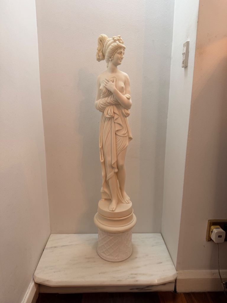 Large Decorative Figure of Lady greek or Roman – Good Condition
