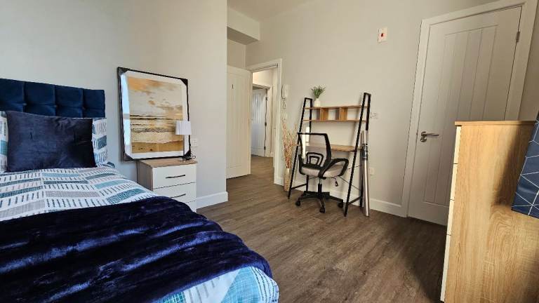 En-suite room for rent available! 