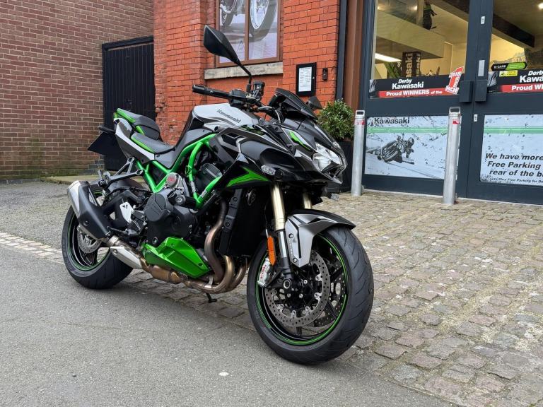2023 Kawasaki ZH2 SE naked SUPERCHARGED motorcycle only 1892 miles