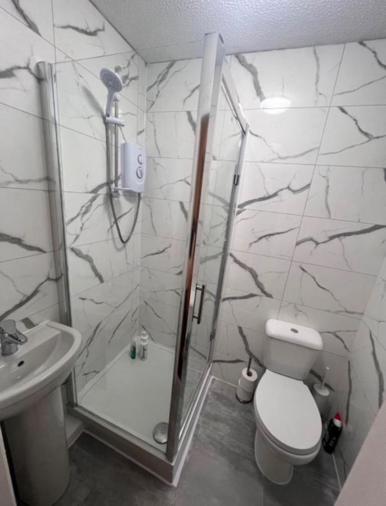 Large En-suite room in AL9 - All Bills inc!