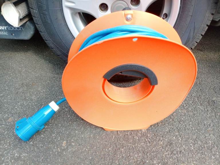 25m Caravan and Motorhome Hook Up