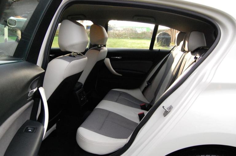 BMW 1 SERIES 116i Urban White Auto Petrol 2013