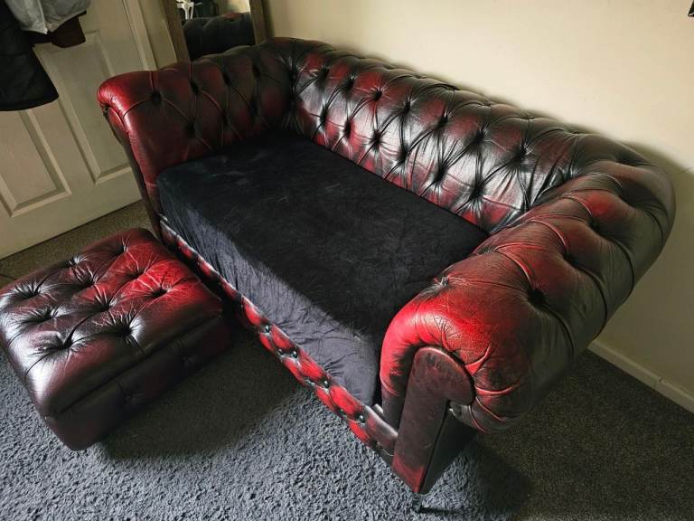 Chesterfield sofa with puffy - storage