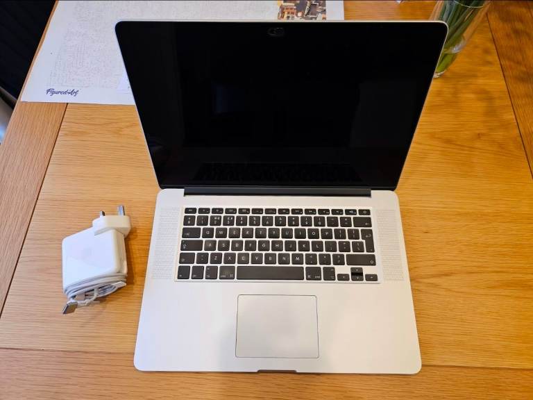 MacBook Pro (Retina, 15-inch, Mid 2015, Intel i7) in great condition