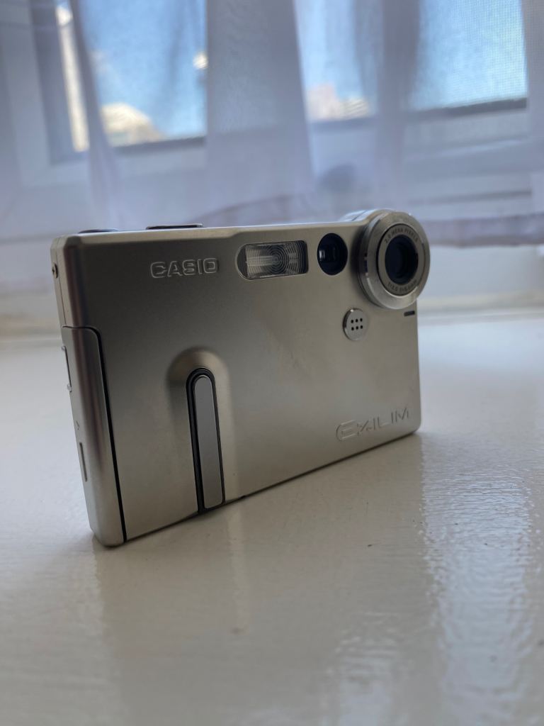 Casio EX-M20 Exilim 2MP Ultra Slim Digital Camera