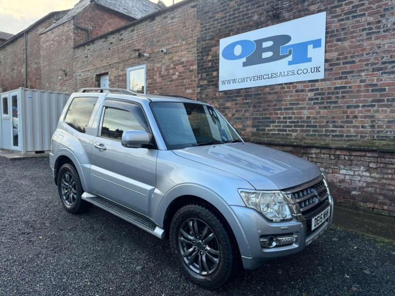2015 Mitsubishi Shogun 3.2 Shogun 4Work Warrior DI-D SWB 4WD SUV Diesel Manual