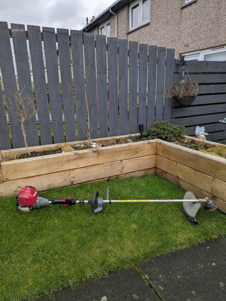 Honda strimmer 4 stroke UMK425E 