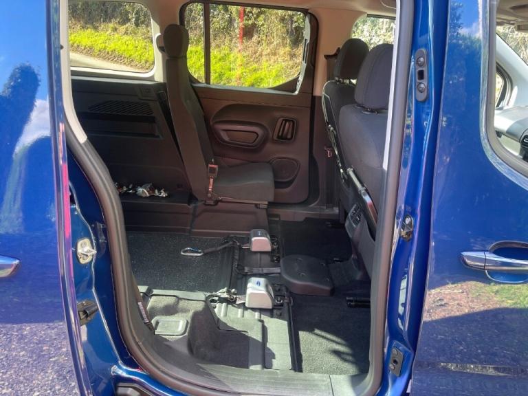 Peugeot Rifter 1.5 BlueHDi 130 Allure 5dr WHEELCHAIR ACCESSIBLE VEHICLE 3 SEATS