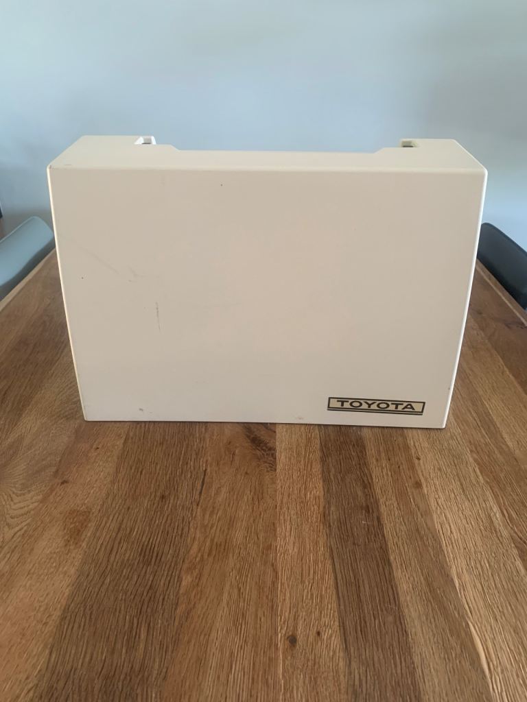 Toyota 8800 Sewing Machine 