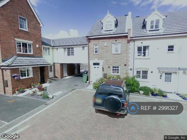 1 bedroom flat in Woodhead Close, Ossett, WF5 (1 bed) (#2991327)