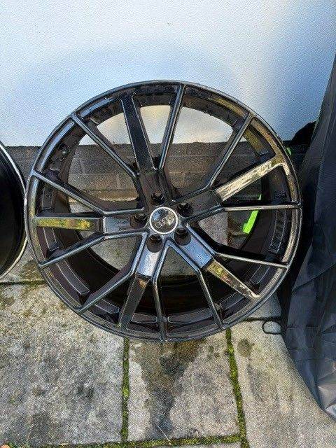 22" Black Alloy Rims