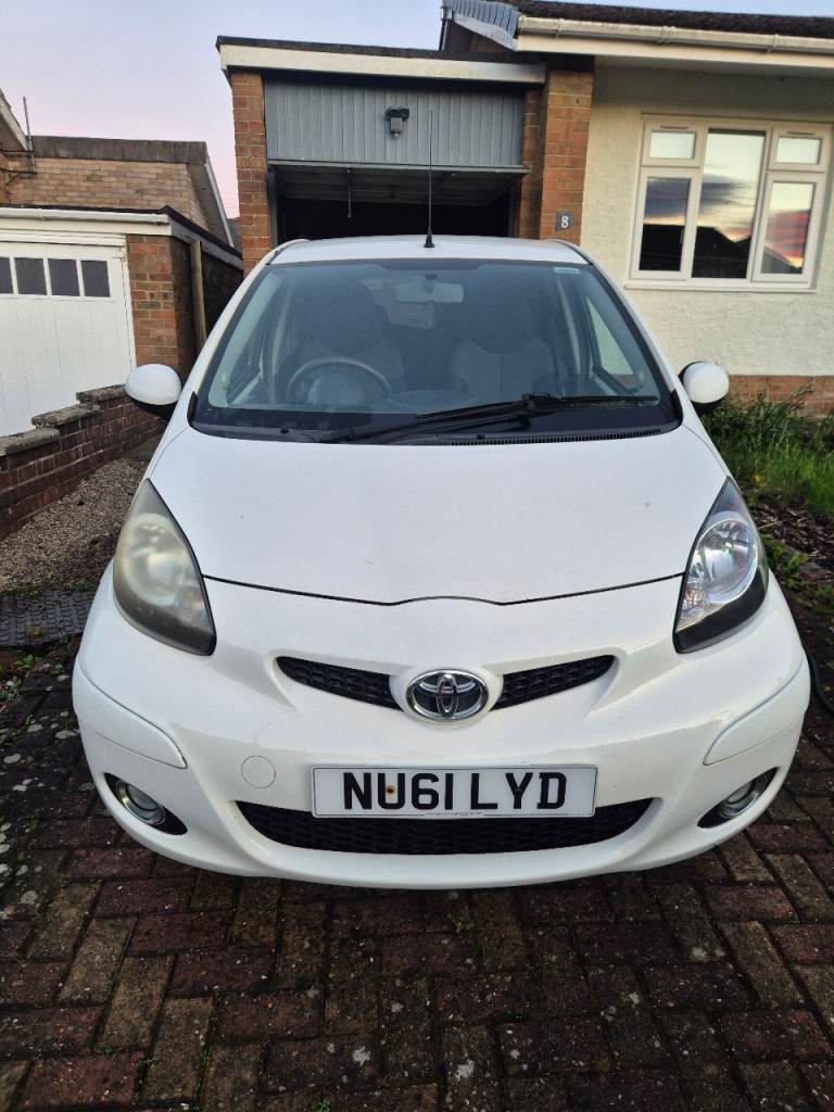 Toyota, AYGO, Hatchback, 2011, Manual, 998 (cc), 5 doors