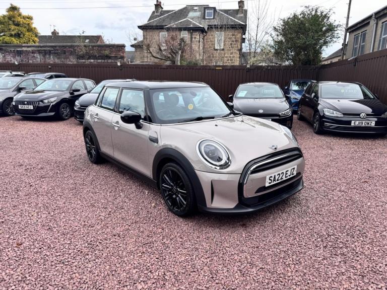 2022 MINI Hatch 1.5 Cooper Exclusive Euro 6 (s/s) 5dr HATCHBACK Petrol Manual