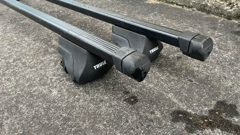 Thule SquareBar Evo roof rack bars 125cm with feet for rails