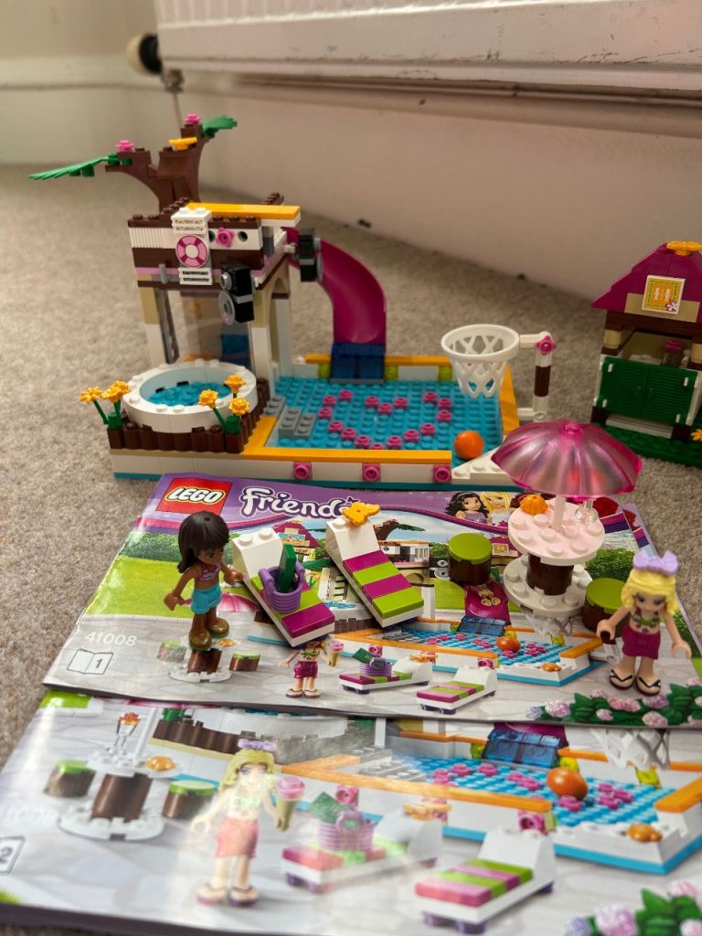 Lego Friends City pool and cafe
