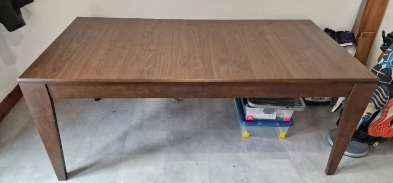 City walnut dining table