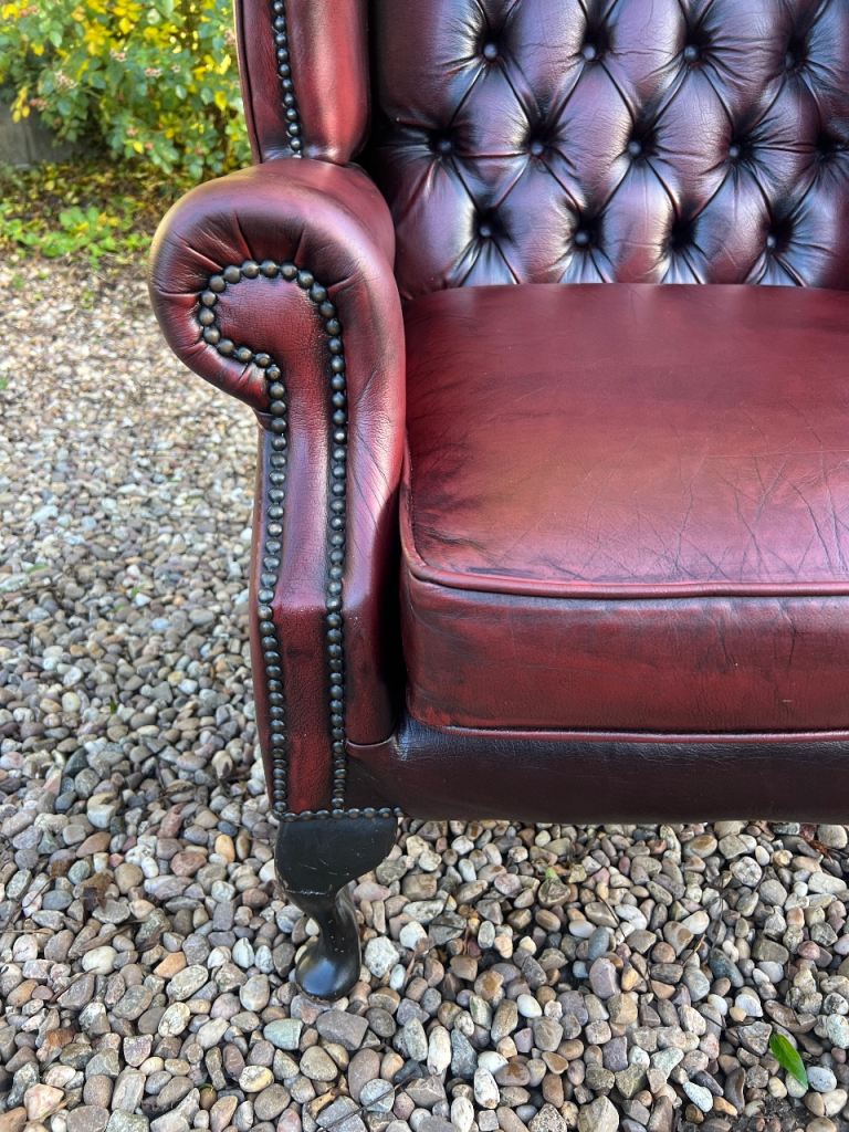 Beautiful Chesterfield Thomas Lloyd Oxblood Leather Queen Anne Chair