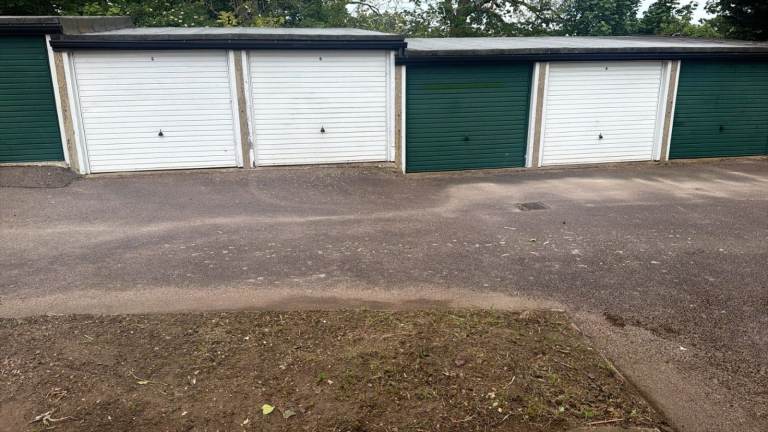 Garage to rent: Chilvers Bank, Baldock, Herts, SG7 6HR