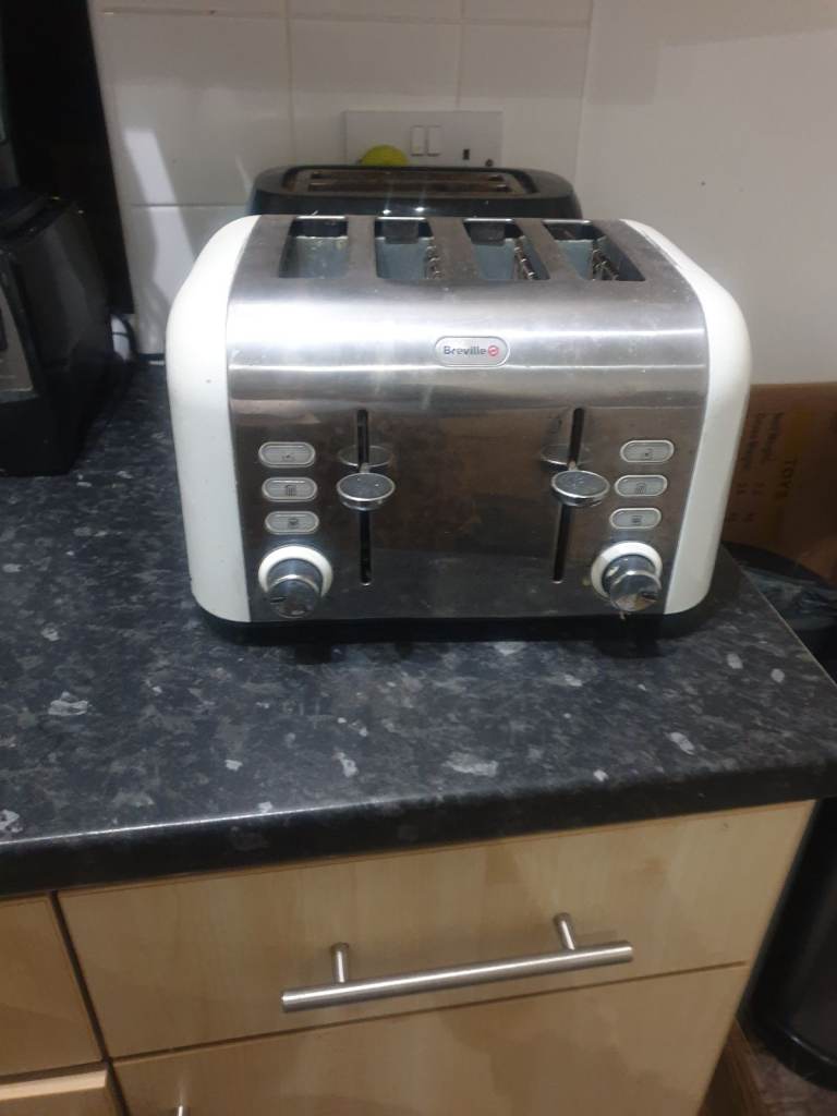 Breville 4-Slice toaster