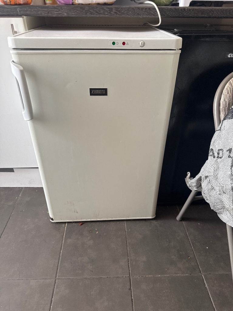 Zanussi under counter Freezer – Cream, Good Condition