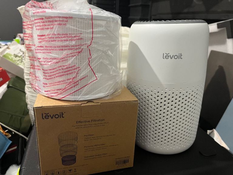 Levoit Core Mini Air Purifier with two replacement filters - White, Good Condition