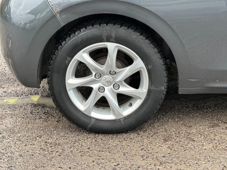 2014 Peugeot 208 1.4 e-HDi Active 3dr EGC HATCHBACK Diesel Automatic