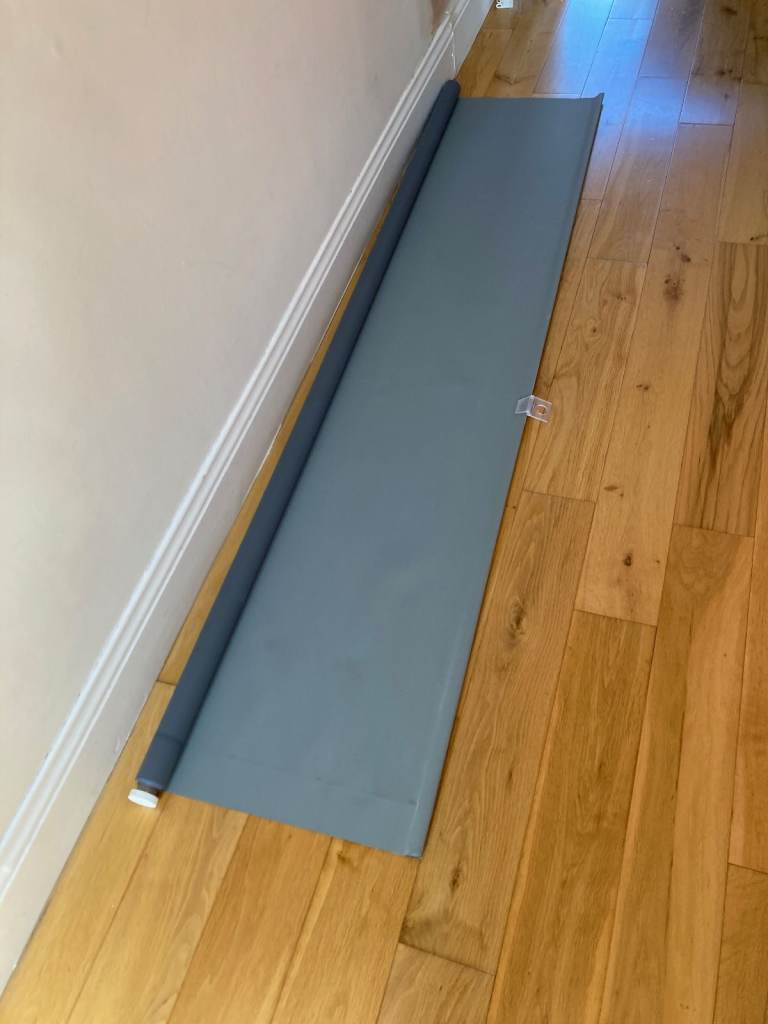 IKEA PULL DOWN ROLLER BLIND