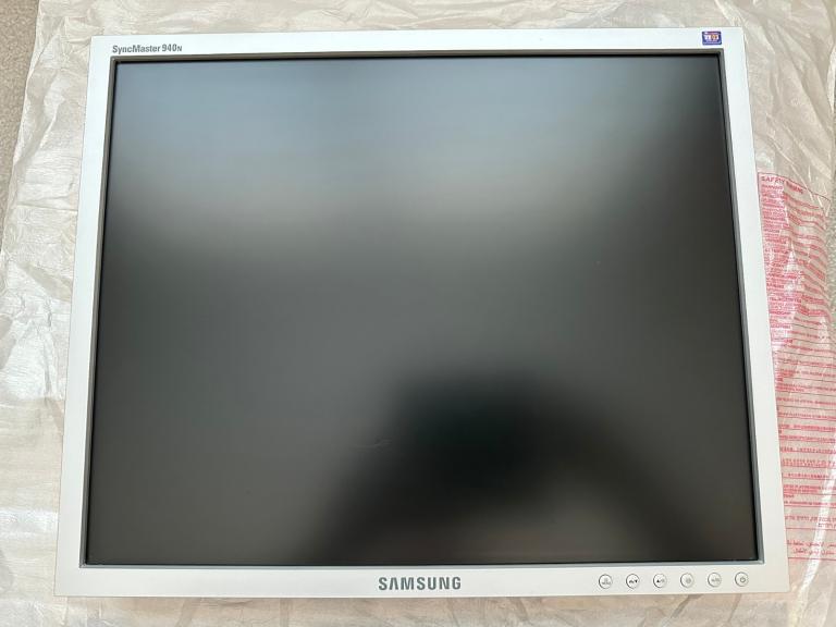 Samsung SyncMaster 940N 19" LCD TFT Monitor – Fully Working
